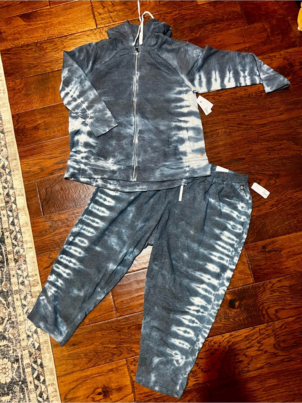NWT Lane Bryant LIVI Tie Dye 2 Piece Hoodie & Jogger Set 18/20